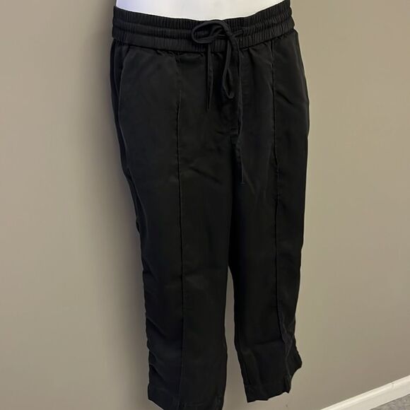 Workshop Black 100% Lyocell Pull-on Drawstring Capri Pants w/ Pockets- Medium - Picture 4 of 15